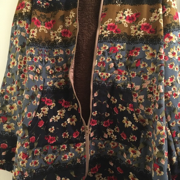 Oversized lined jacket with hood - Picture 4 of 9